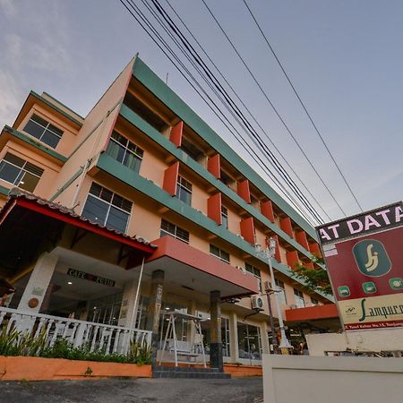 Oyo 2487 Sampurna Jaya Hotel Танджунгпинанг Экстерьер фото