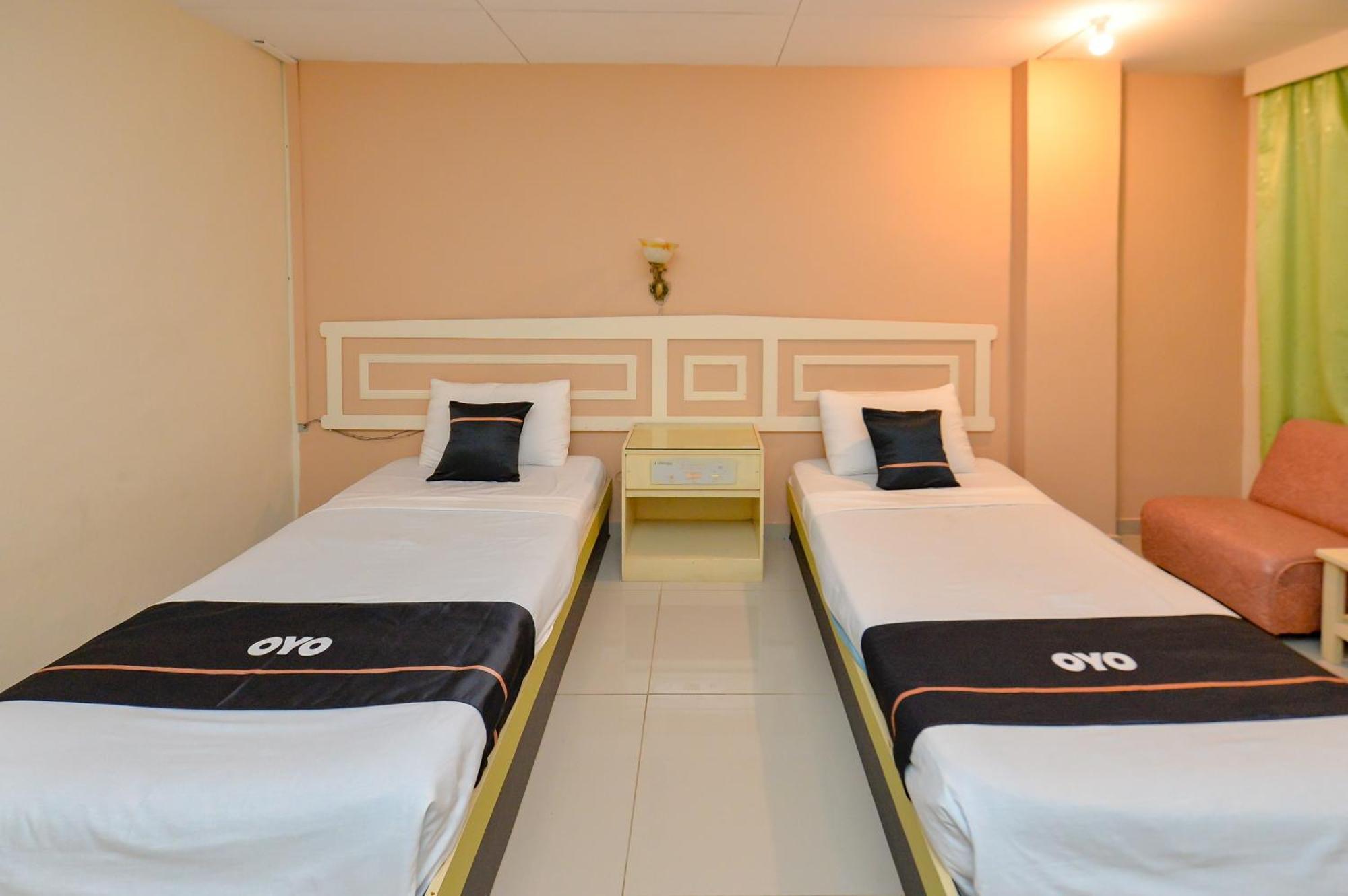 Oyo 2487 Sampurna Jaya Hotel Танджунгпинанг Экстерьер фото