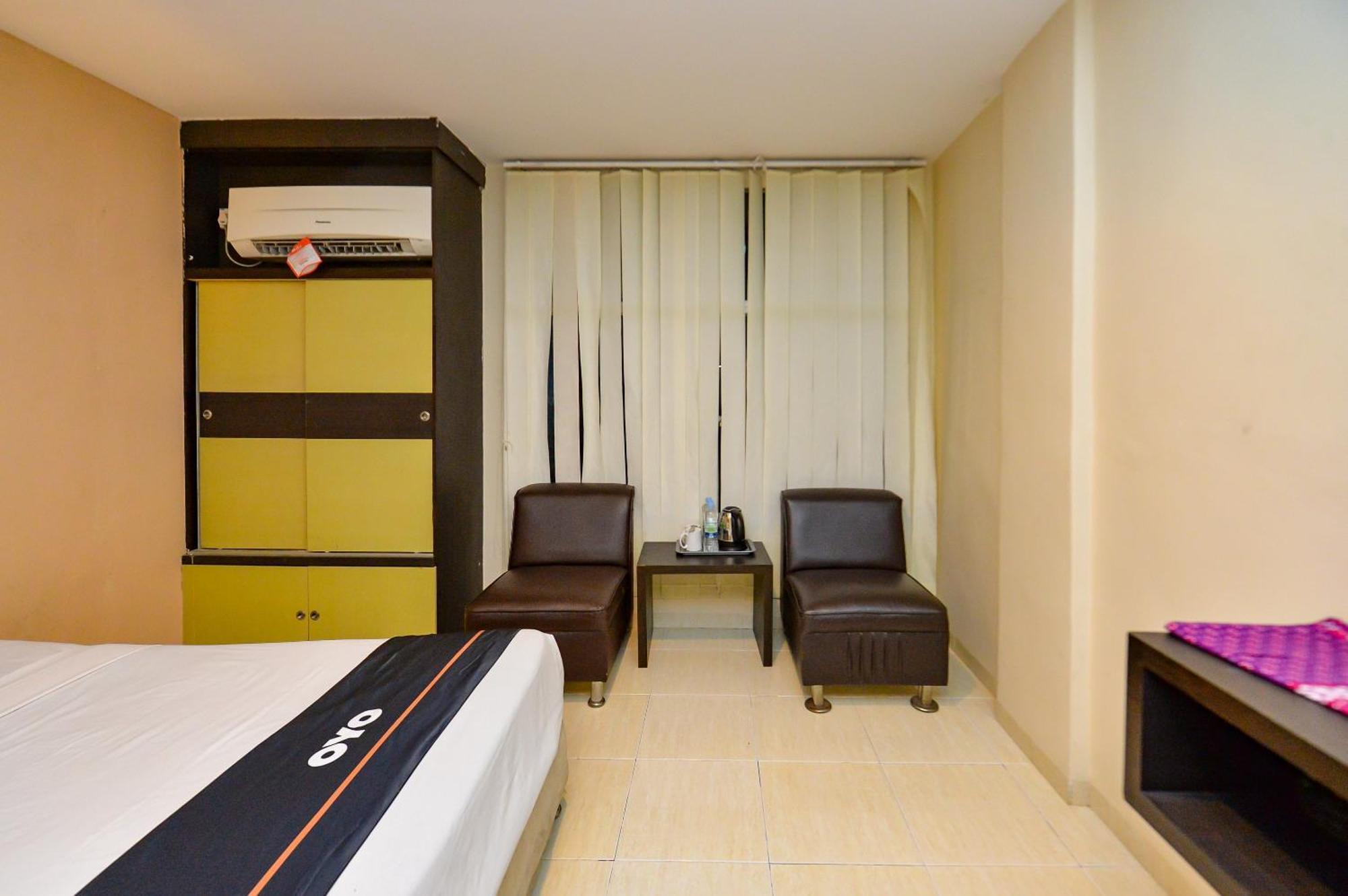 Oyo 2487 Sampurna Jaya Hotel Танджунгпинанг Экстерьер фото