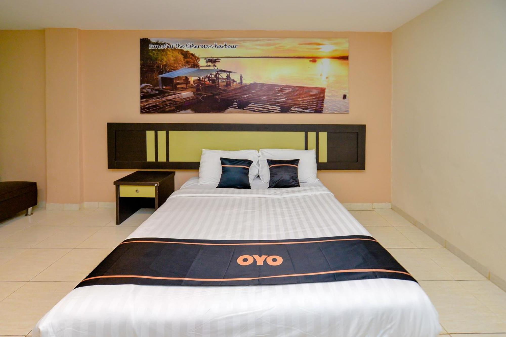 Oyo 2487 Sampurna Jaya Hotel Танджунгпинанг Экстерьер фото