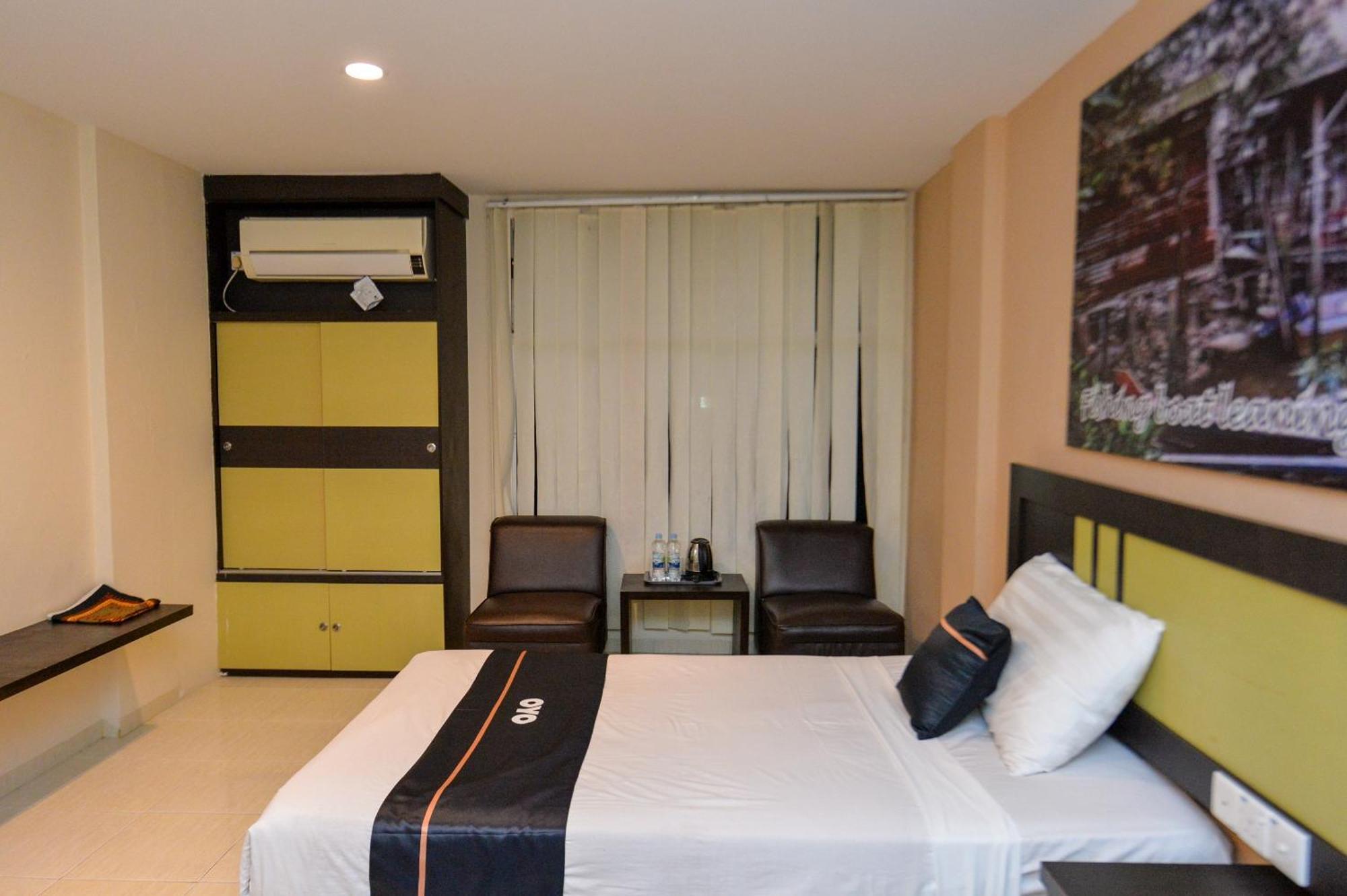 Oyo 2487 Sampurna Jaya Hotel Танджунгпинанг Экстерьер фото