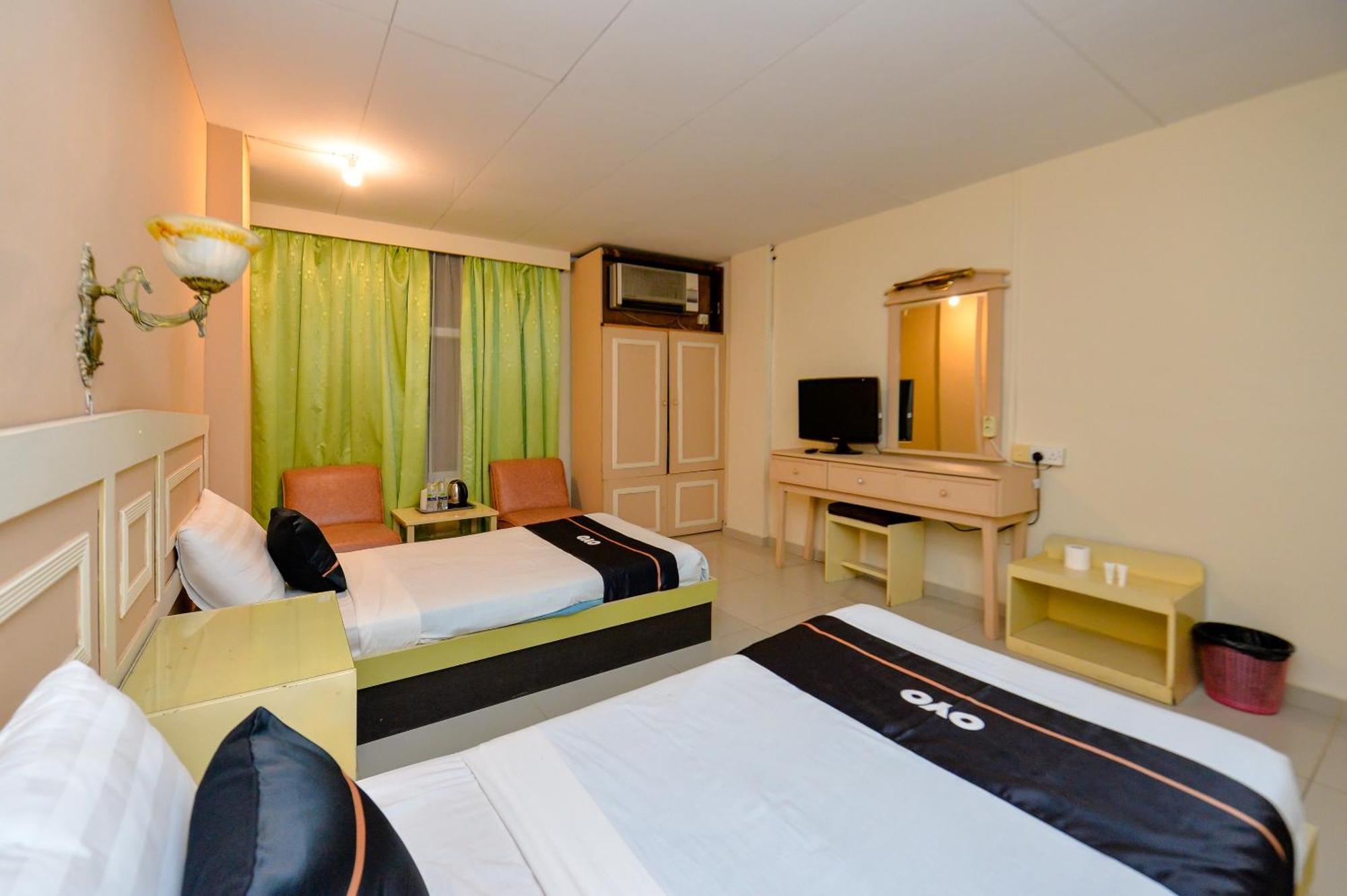 Oyo 2487 Sampurna Jaya Hotel Танджунгпинанг Экстерьер фото