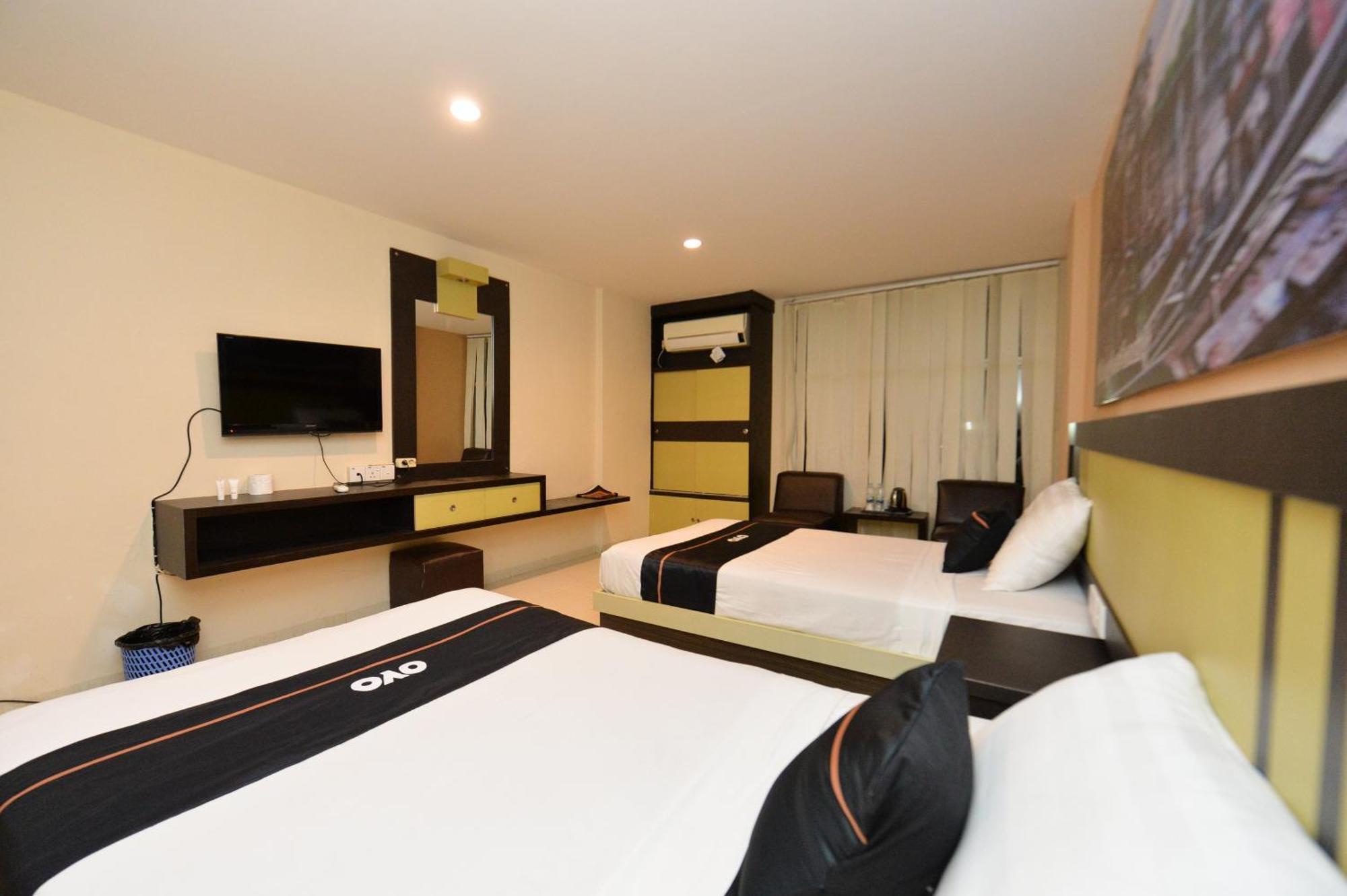 Oyo 2487 Sampurna Jaya Hotel Танджунгпинанг Экстерьер фото