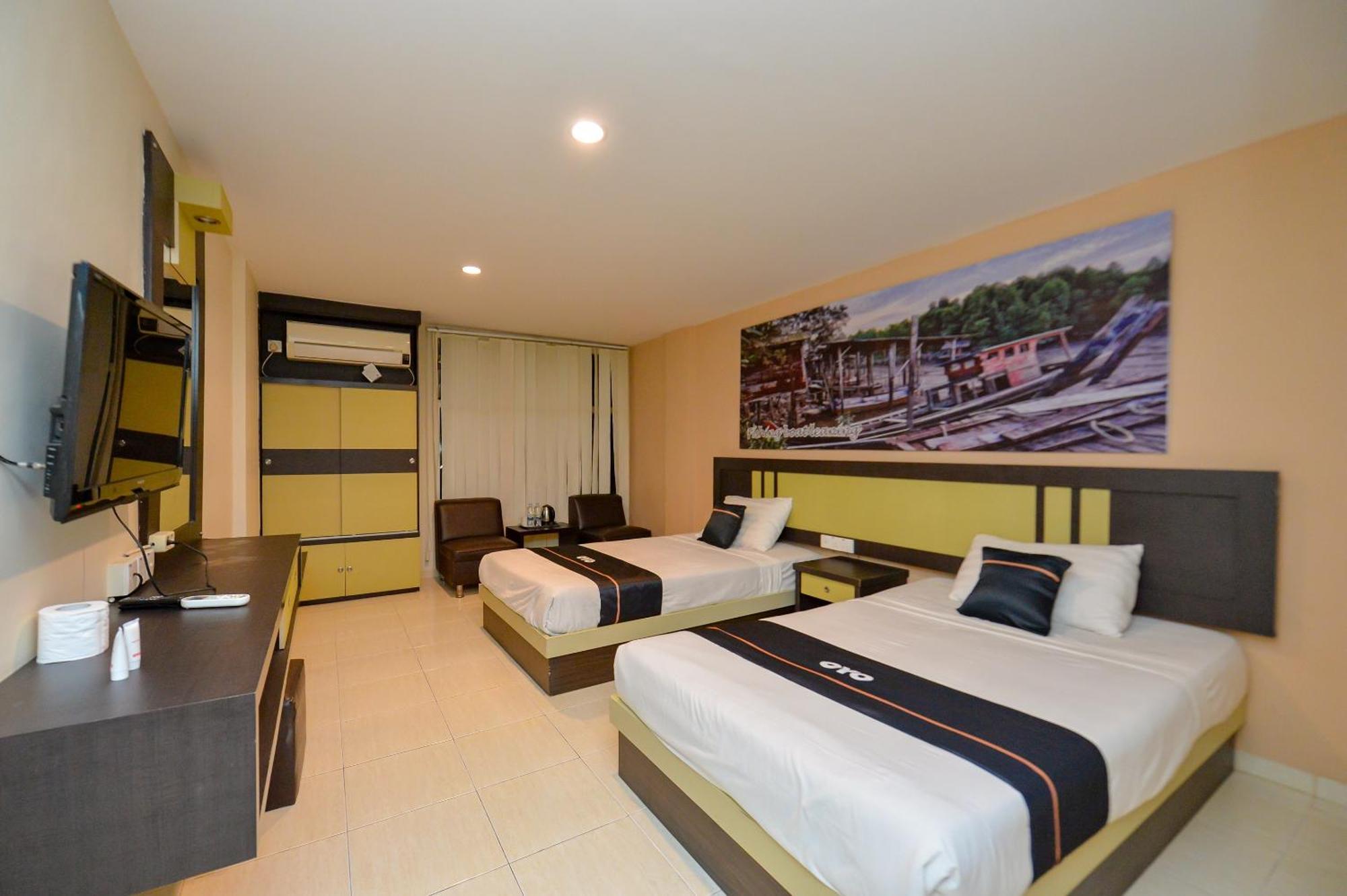 Oyo 2487 Sampurna Jaya Hotel Танджунгпинанг Экстерьер фото