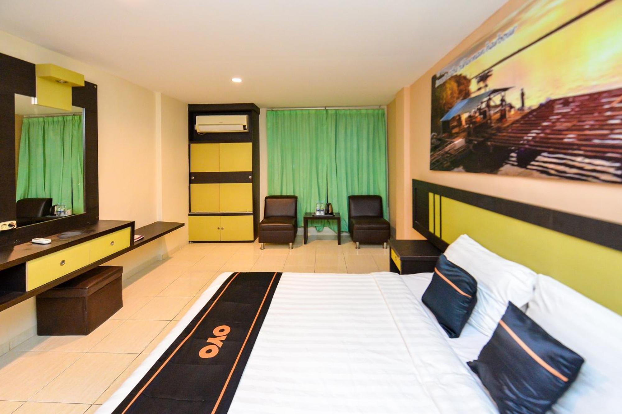 Oyo 2487 Sampurna Jaya Hotel Танджунгпинанг Экстерьер фото